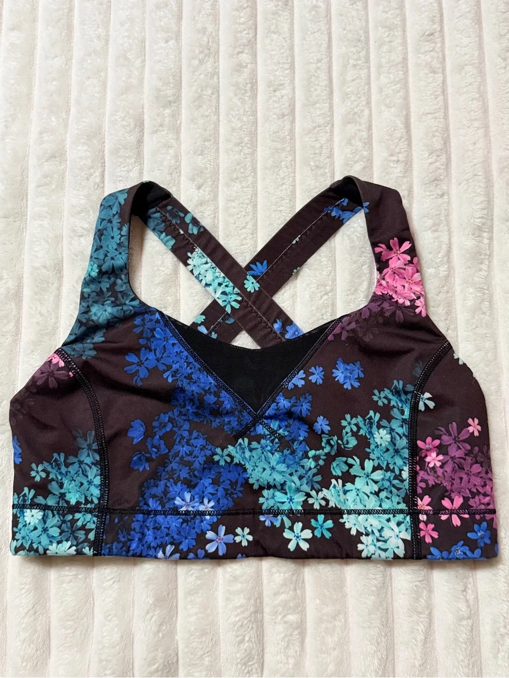 Lululemon In A Flash Bra in Petal Pop Multi / Black | Size 8